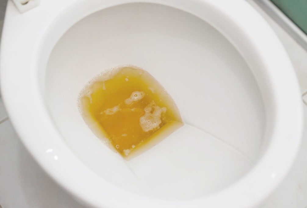 Urine mousseuse : cela cache des pathologies 